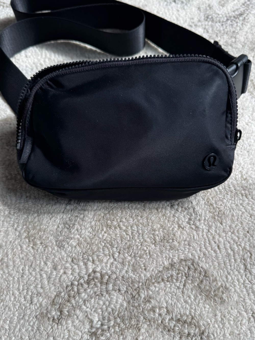 Lululemon Every Where Belt Bag In Black - Picture 4 of 14